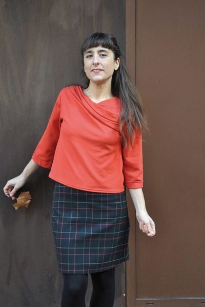 Jupe Giusi carreaux et pull Madlaina orange